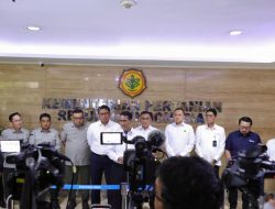 Mentan Pastikan Stok Pupuk Subsidi Aman, 2.039 Kios Nakal Dicabut Izinnya
